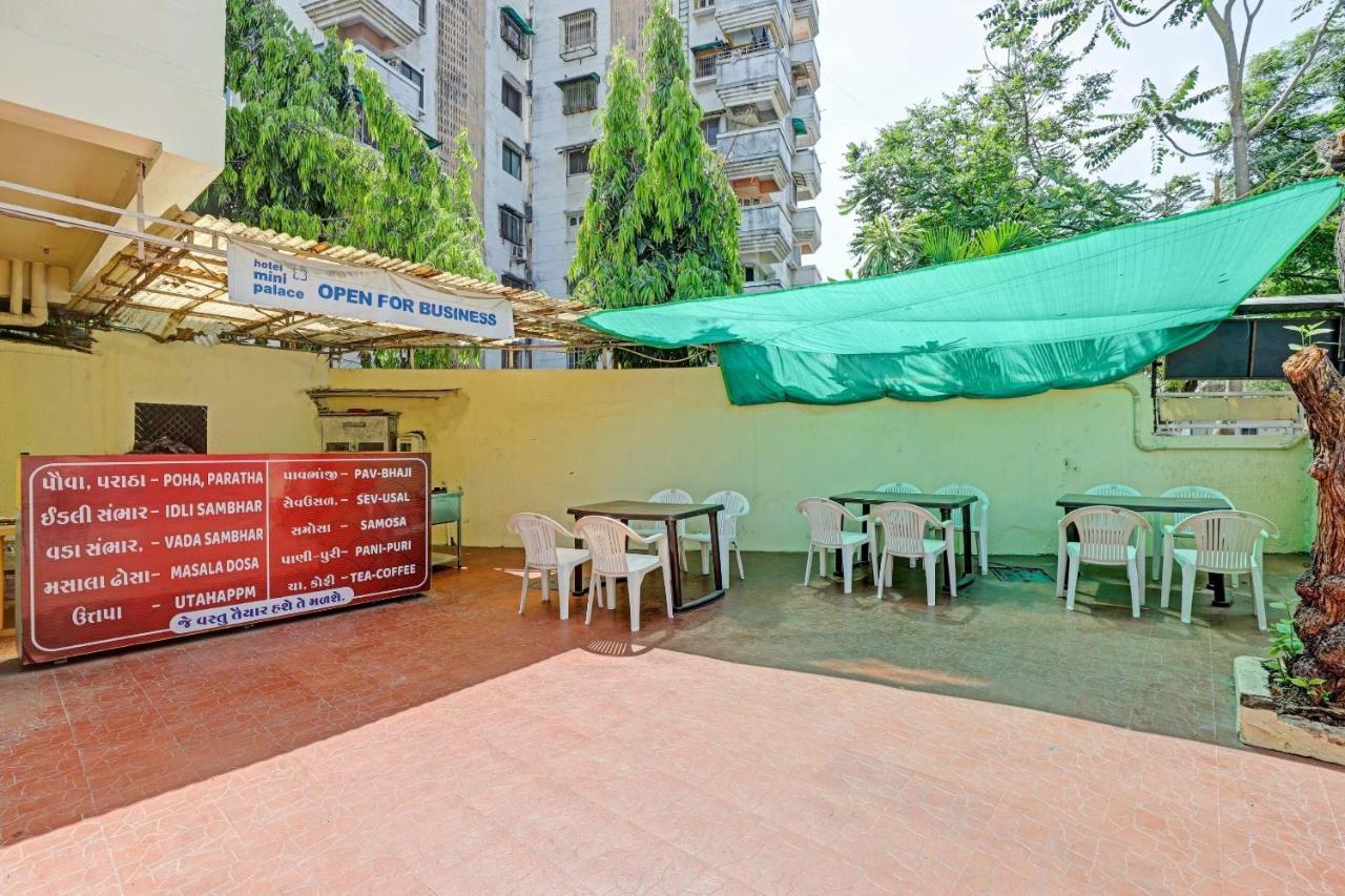 Oyo Flagship 80463 Hotel Mini Palace Vadodara Eksteriør billede